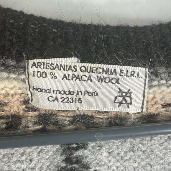 Artesanias Hand Made 100% Alpaca Wool Wood Button Up Knit Vest One Size Stunning - Picture 2 of 11